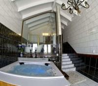 Jacuzzi